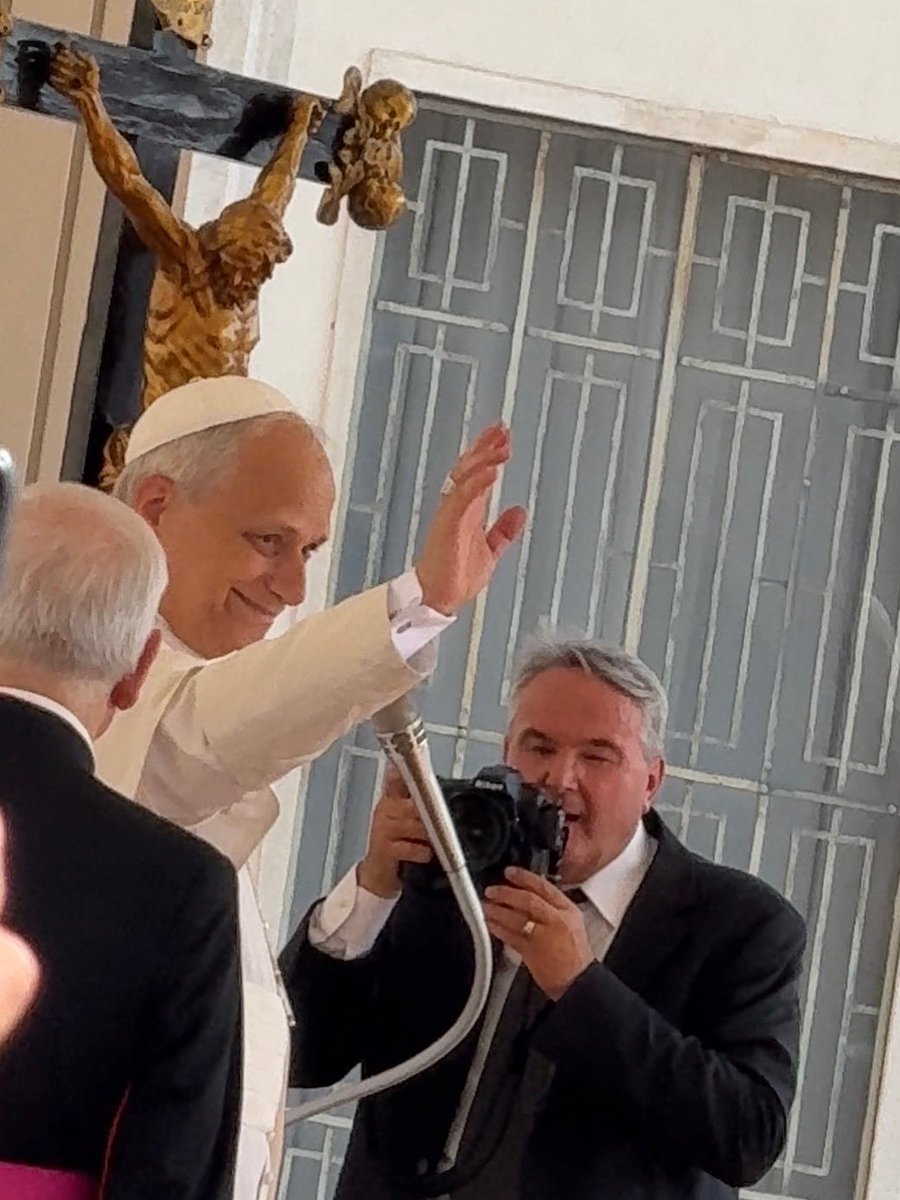 MountainButorac's tweet image. I’m enjoying watching Pope Leo learn how to do pope-y things, like how he handles himself at the audience.