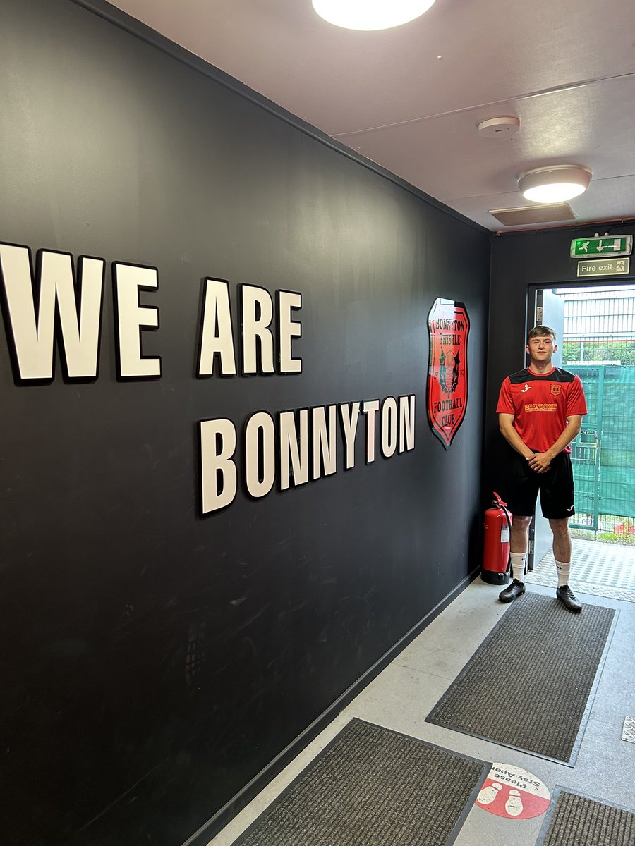 Bonnyton1912's tweet photo. New signing ✍️ 

We are delighted to announce the signing of Kyle Bryden who joins us for the 2025/26 season 

Kyle is a talented centre mid whose previous clubs are Lugar Boswell Thistle FC and Auchinleck Talbot FC

Welcome to Bonnyton, Kyle🔴⚫️ https://t.co/5R23zXPaGu