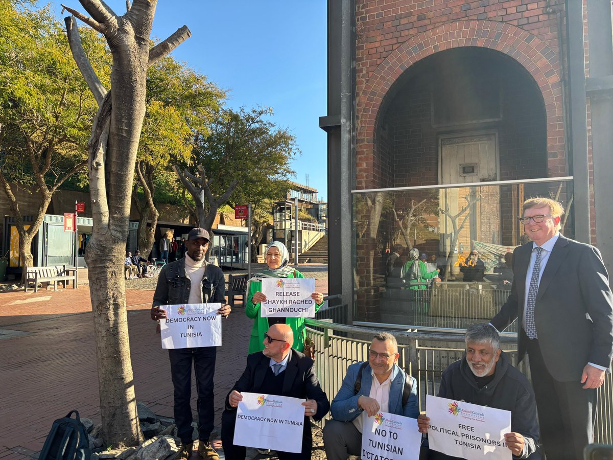 📢 📍Constitution Hill, Johannesburg

Today we hosted a Tunisian delegation calling for the release of Shaykh Rached Ghannouchi- who has been unjustly detained since 17 April 2023 -and all political prisoners detained under President Kais Saied’s authoritarian regime.

This