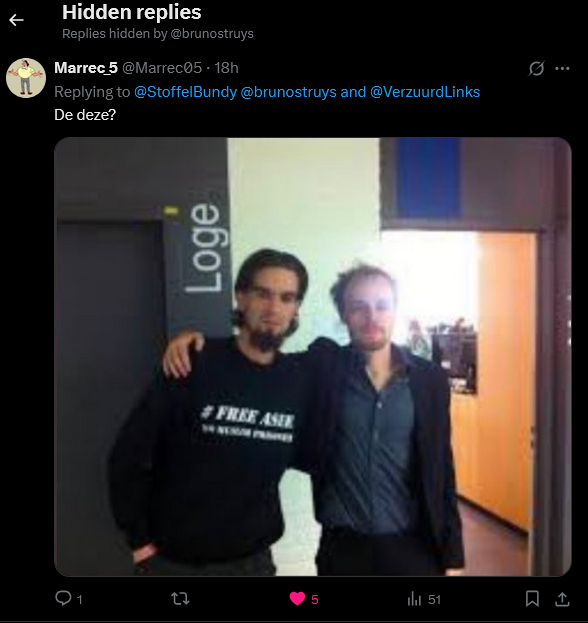 Darcavenger_666's tweet image. #terroristen-liefhebber @brunostruys, zo'n "voorvechter" van het vrije woord(als het hem uitkomt en in het #linkse kraam past) van @demorgen, verbergt foto waar hij vermoslimbroederd met een #IS-#terrorist.