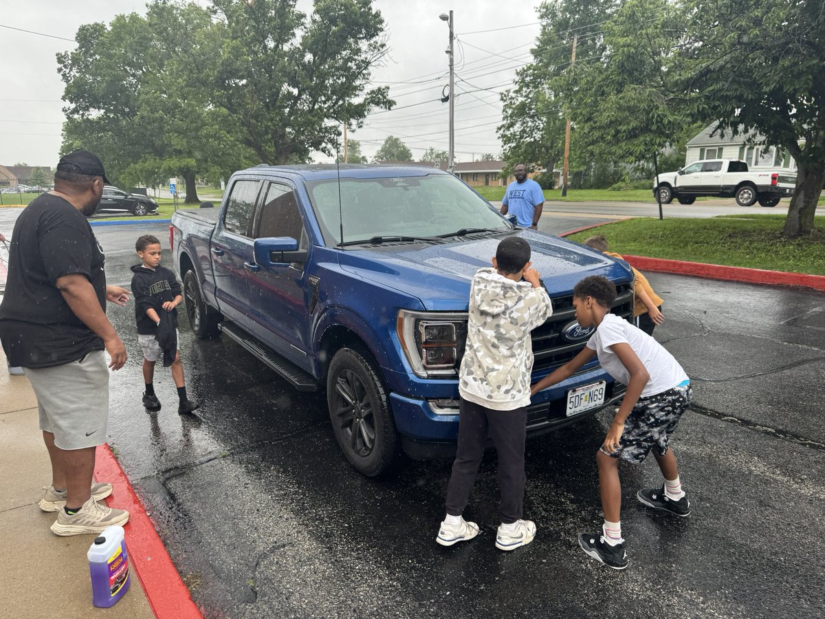 Swing by West Middle School for a 5$ lunch and/or 5$ car wash!   Fundraiser helps with activities uniforms!