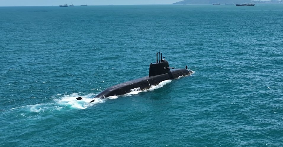 SS-711海鯤艦2025年6月17日第一次出海測試(SAT)-高雄港二港口鏡頭君
拉威爾-波麗露（完整版） 台北市交響樂團
youtu.be/iuVZ0xMv8mY