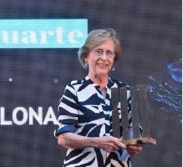 Lluis Montoliu (@lluismontoliu) on Twitter photo Esta noche pasada ha fallecido Roser González Duarte, catedrática emérita de genética de la <a href="/UniBarcelona/">Universitat de Barcelona</a> en <a href="/GeneticsUB/">GeneticsUB</a> <a href="/BiologiaUB/">Facultat de Biologia UB</a> @CIBERER <a href="/segenetica/">@SEGenetica</a> (1945-2025). Toda una referente y mentora en genética para muchos de nosotros. Gracias y DEP.
Foto: ub.edu/portal/web/bio… Esta noche pasada ha fallecido Roser González Duarte, catedrática emérita de genética de la <a href="/UniBarcelona/">Universitat de Barcelona</a> en <a href="/GeneticsUB/">GeneticsUB</a> <a href="/BiologiaUB/">Facultat de Biologia UB</a> @CIBERER <a href="/segenetica/">@SEGenetica</a> (1945-2025). Toda una referente y mentora en genética para muchos de nosotros. Gracias y DEP.
Foto: ub.edu/portal/web/bio…