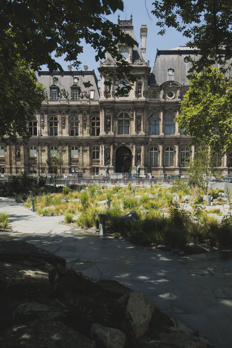 DavidFritzGoep's tweet image. Visite émue du jardin mémoriel du 13 novembre 2015 cet après midi. J’en ai profité pour prendre quelques photos.
Plus d’infos ici : paris.fr/pages/le-futur…