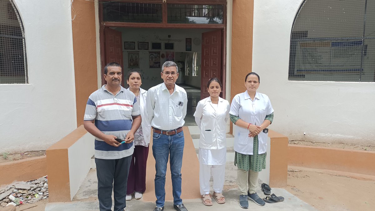 Chief District Health Office (CDHO) MEHSANA (@cdhomeh) on Twitter photo મુખ્ય જીલ્લા આરોગ્ય અધિકારી સાહેબશ્રીની વિસનગર તાલુકાના પ્રા.આ.કે.જેતલવાસણા ની મુલાકાત દરમિયાન હાજર સ્ટાફને જરૂરી માર્ગદર્શન અને સૂચનો આપવામાં આવ્યા. તેમજ લાભાર્થી સાથે સંવાદ કરેલ. #supervisionandmonitoring #fildvisit <a href="/CollectorMeh/">Collector Mehsana</a> <a href="/Dwivedi_D/">Dhananjay Dwivedi</a> <a href="/ddo_mehsana/">DDO Mehsana</a> <a href="/NHMGujarat/">NHM Gujarat</a> @GujHFWDept મુખ્ય જીલ્લા આરોગ્ય અધિકારી સાહેબશ્રીની વિસનગર તાલુકાના પ્રા.આ.કે.જેતલવાસણા ની મુલાકાત દરમિયાન હાજર સ્ટાફને જરૂરી માર્ગદર્શન અને સૂચનો આપવામાં આવ્યા. તેમજ લાભાર્થી સાથે સંવાદ કરેલ. #supervisionandmonitoring #fildvisit <a href="/CollectorMeh/">Collector Mehsana</a> <a href="/Dwivedi_D/">Dhananjay Dwivedi</a> <a href="/ddo_mehsana/">DDO Mehsana</a> <a href="/NHMGujarat/">NHM Gujarat</a> @GujHFWDept