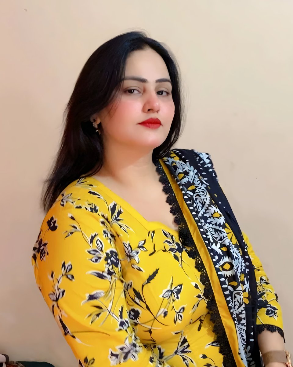Gorgeous #NaziaAnsari in her pretty look 💛