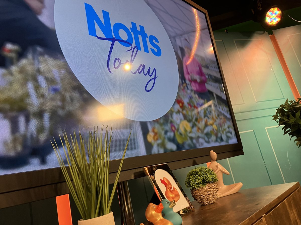 Just me, a screen and a collection of things on a shelf. Oh, and you?!
<a href="/Notts_TV/">Notts TV</a> from 5.30pm 📺