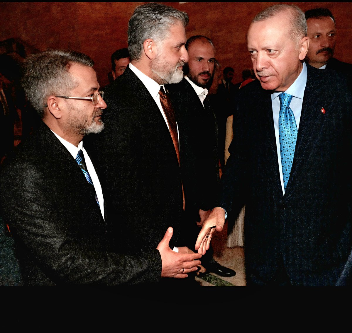 Herdaim Milletinin yanında, Mazlumun yanında, zulmün karşısında, gücünü Milletinden alan sayın Cumhurbaşkanımız Recep Tayyip Erdoğan...