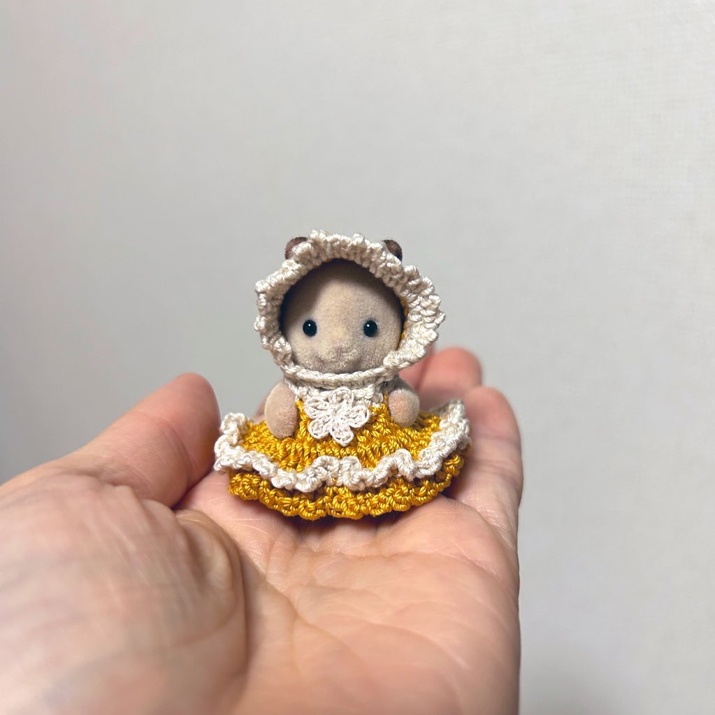 その後ドレス編んでた🧵