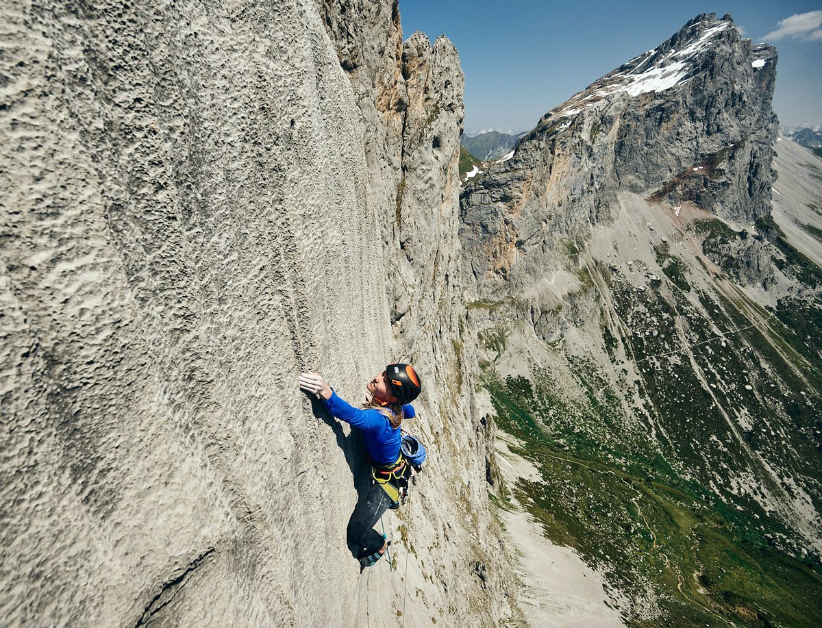 Lara Neumeier climbs iconic multi-pitch route Silbergeier (F8b+) in Rätikon, Switzerland

German climber Lara Neumeier has successfully climbed Silbergeier (6 pitches, 240m, F8b+), one of the most iconic and demanding multi-pitch routes in the Alps. climber.co.uk/news/lara-neum…