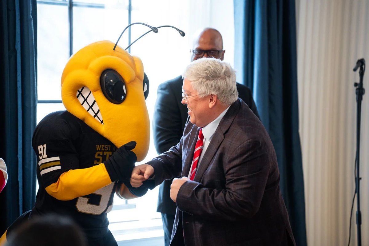 Center for MSIs (@centerformsis) on Twitter photo 📢 New Article in <a href="/mtnstspotlight/">Mountain State Spotlight</a> featuring Marybeth Gasman 📢
West Virginia’s two #HBCUs refused to cut diversity efforts after Gov. Patrick Morrisey banned #DEI programs at state schools.
“They’re walking sort of a fine line here."
Read more: buff.ly/wcmAdCw 📢 New Article in <a href="/mtnstspotlight/">Mountain State Spotlight</a> featuring Marybeth Gasman 📢
West Virginia’s two #HBCUs refused to cut diversity efforts after Gov. Patrick Morrisey banned #DEI programs at state schools.
“They’re walking sort of a fine line here."
Read more: buff.ly/wcmAdCw