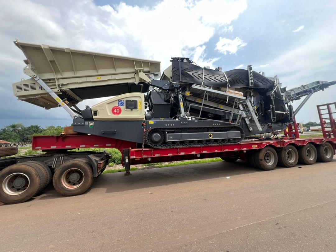DlsSlLtd's tweet photo. From Port to Pit—DLS Delivers.
Recently, we delivered a Jaw Crusher and Scalping Screen for a top-tier mining client—seamlessly navigating customs at Conakry Port, and the Pamalap border between Guinea and Sierra Leone  #logistics #freightforwarding #customclearance #portagency https://t.co/XPHgUXQPdB