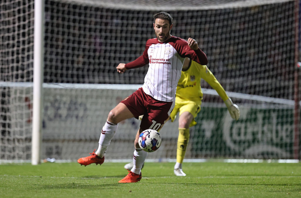 Former Northampton, Luton and Oxford striker retires from football tinyurl.com/2tx5zyas