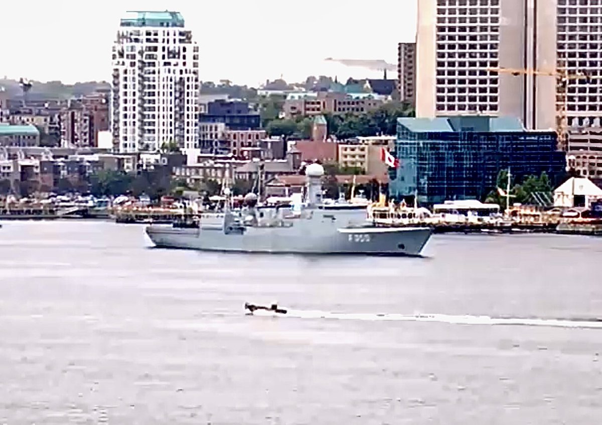 Royal Danish Navy Thetis-class ocean patrol vessel HDMS Vædderen (F359) coming into Halifax, Nova Scotia - June 18, 2025 

SRC: INT- novascotiawebcams.com