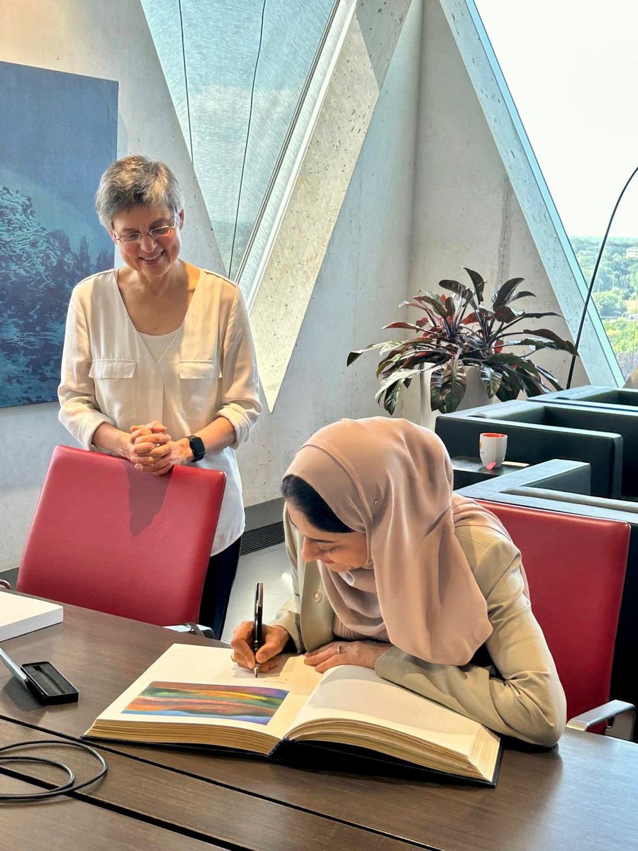 S.E l’ambassadrice Rua AlZadjali rencontre S.E Cathy Berx, Gouverneur d’Anvers. La rencontre a porté sur les relations bilatérales entre les deux pays et les moyens de les renforcer.