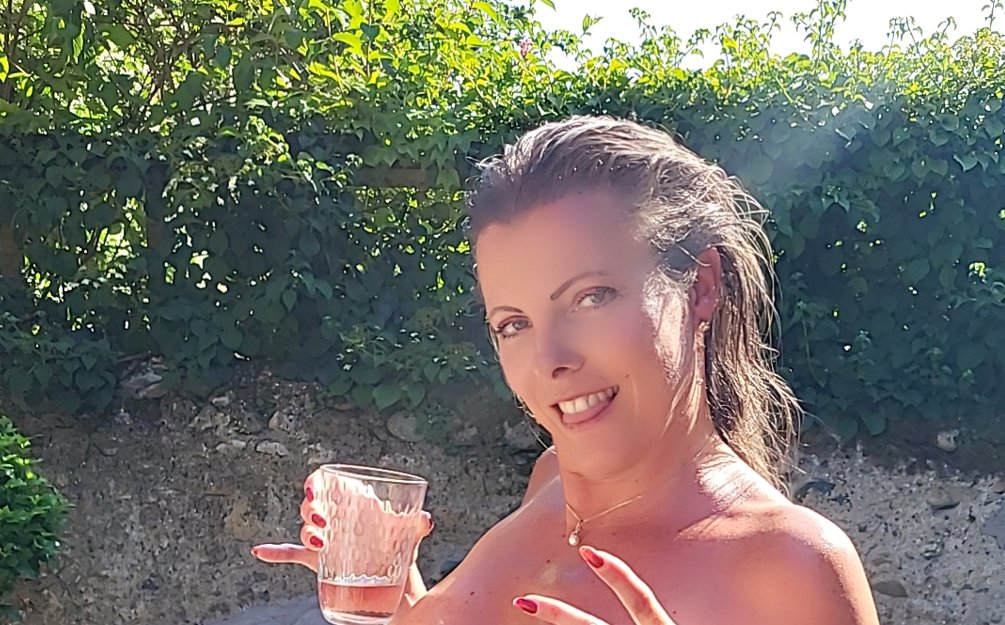 il y a du 9 <a href="/carotosca/">Caroline Tosca 🔞</a> 🔞
BizzXXL les coquins