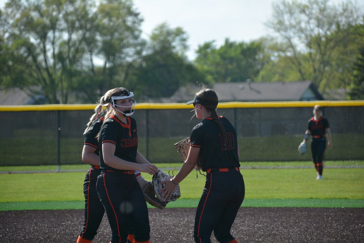 rogers_kendal10's tweet image. So honored to have received a 2025 FVC all conference award! Thank you to my team, my family, and all of the coaches that voted! 
@SoftballMchenry 
@IP_10_Chi 
@IowaPremierFP 

Congrats aswell to my fellow teammates Danica and Lyla! @Danicaslaps28 @lyla_oeffling