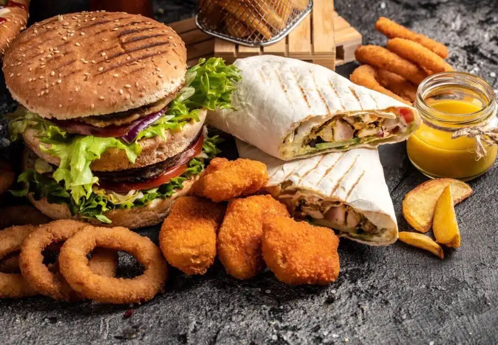 tysmamdl's tweet photo. [THREAD] - les fast food les moins chers d’Ile de France https://t.co/RxZZumWhJ1