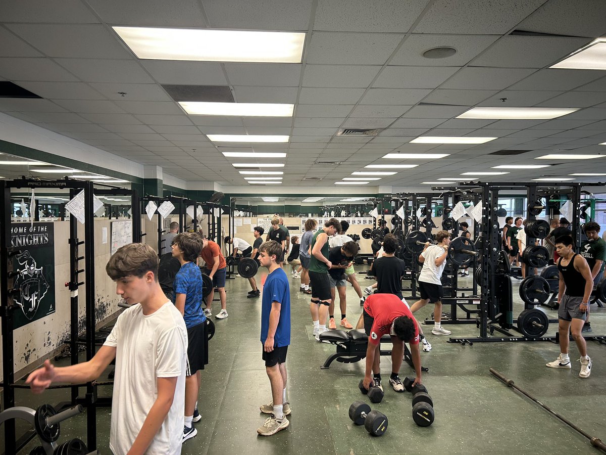 Putting in weight room work as a part of day 7 of SWAT this morning.  Investments made now are rewarded in the fall!
#WinTheMoment
#RiseUp