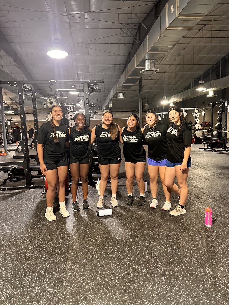 Squat max out for our final testing. 
200+ club! 

Great job ladies! Super proud of everyone that worked hard this week during testing. The goals are set now for our next testing in 5 weeks! 

GO MOJO🐾🐾🤍🤍