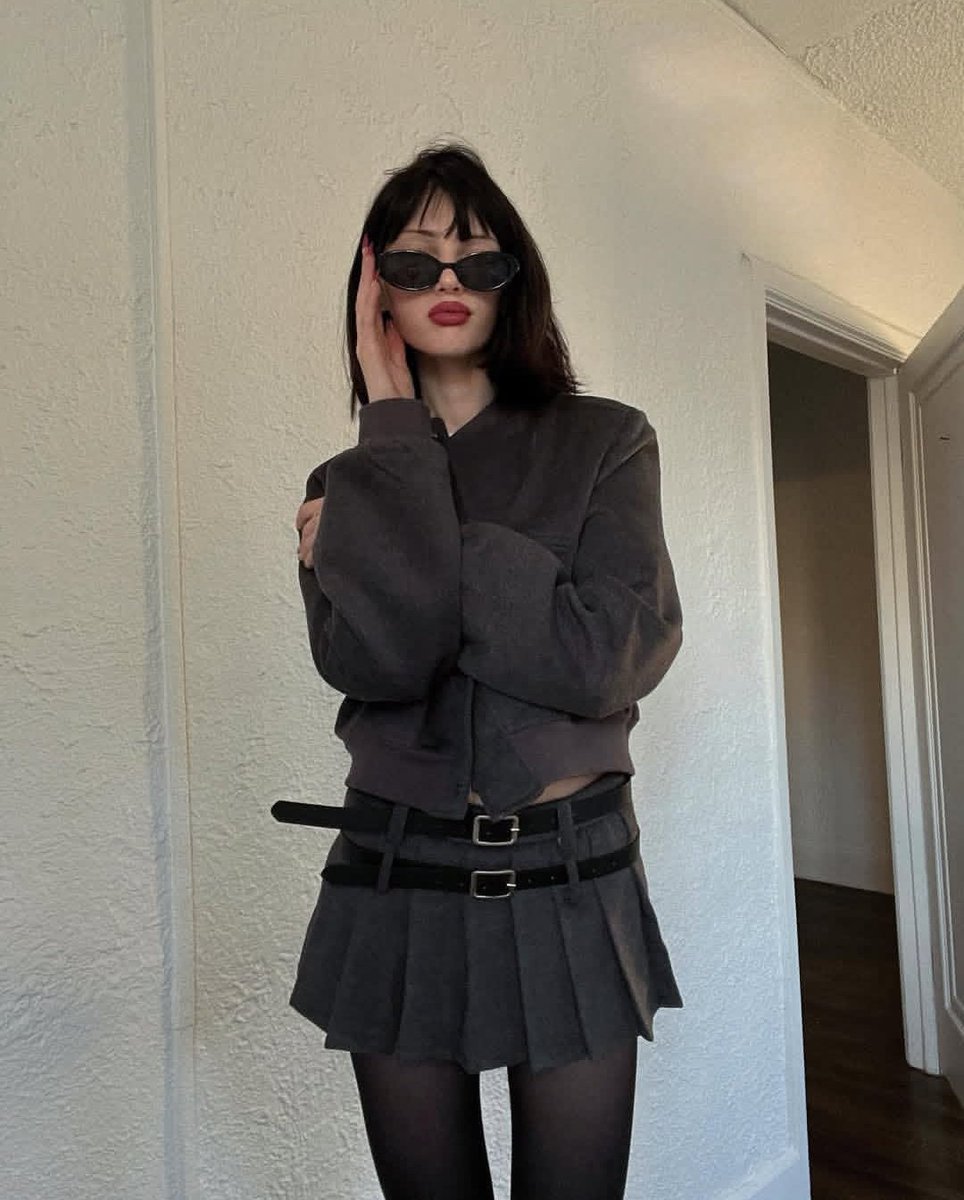 psnsbite's tweet image. .   ✧   ͒⠀𝗚𝗥𝗢𝗨𝗧𝑓𝑖𝑡⠀ര      🐈‍⬛     ゚    ࣪     зачет по истории магии в кармане, следующая на очереди трансфигурация. уставшая, но красивая иду пить кофе и продолжать готовить номер на бал.