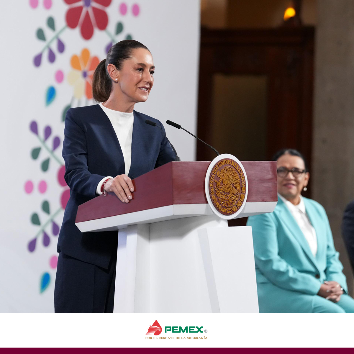 Petróleos Mexicanos (@pemex) on Twitter photo La presidenta <a href="/Claudiashein/">Claudia Sheinbaum Pardo</a> comunica que el precio del petróleo ha subido debido al conflicto bélico entre Irán e Israel. Si el conflicto se agudiza, éste puede seguir aumentando. <a href="/GobiernoMX/">Gobierno de México</a> y #Pemex hemos estado trabajando en aumentar y garantizar el autoconsumo y no depender La presidenta <a href="/Claudiashein/">Claudia Sheinbaum Pardo</a> comunica que el precio del petróleo ha subido debido al conflicto bélico entre Irán e Israel. Si el conflicto se agudiza, éste puede seguir aumentando. <a href="/GobiernoMX/">Gobierno de México</a> y #Pemex hemos estado trabajando en aumentar y garantizar el autoconsumo y no depender
