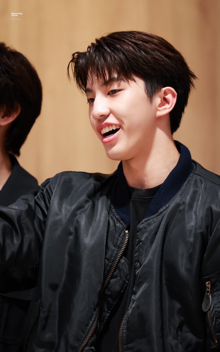 สุดหล่อของพี่ ฮืออออ 🤏 

ㅡ

NONG BOYS PRESS TOUR 

#BoysInLoveSeriesLIVE #kenji_kanthee