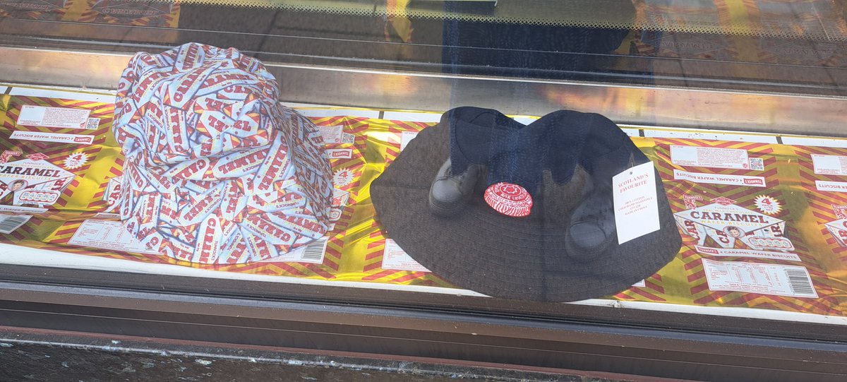 Laura_Camp2347's tweet photo. Passed by Tunnocks shop in Uddingston. I was asking the staff  and since covid no cafe in there or tours of the factory..I feel they are missing a trick there..tourists would enjoy it I think as is so iconic https://t.co/UHw9rUz23o