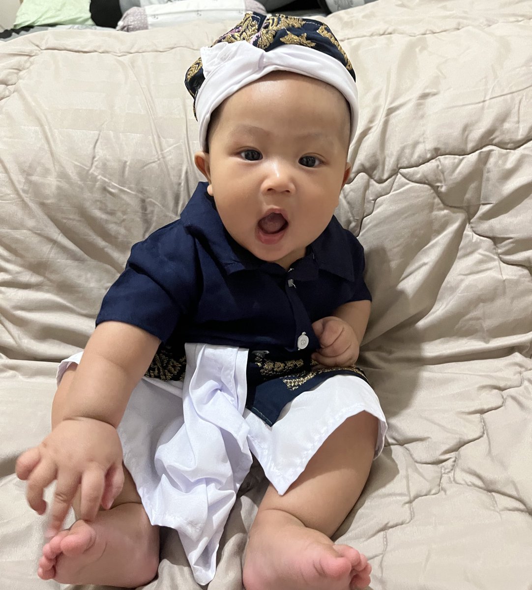 labbiritndyu's tweet photo. O noo anak lanangku sudah enam bulann, sehat dan bahagia selaluuu yah 🤍 https://t.co/7RFqvBZP8c