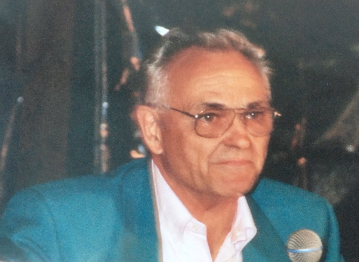 C’est avec une profonde tristesse que j’apprends le décès de Jean Thiault , cotoyé au Forum de l’ #agriculture raisonnée et respectueuse de l’ #environnement (FARRE) dont il fut fondateur et 1er President. 
Il est le père de la production fruitière intégrée (1967) Chef du service