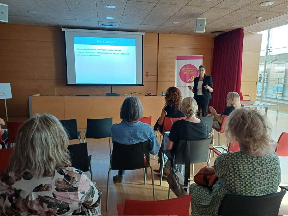 El passat dimarts 10 de juny vaig impartir a  la Biblioteca de Tortosa el                                        

Taller de “Comunicació no-verbal: Cos i imatge personal” 

💬  Va ser molt participatiu i enriquidor! Gràcies per asistir i ens veiem en el pròxim taller! 🥰