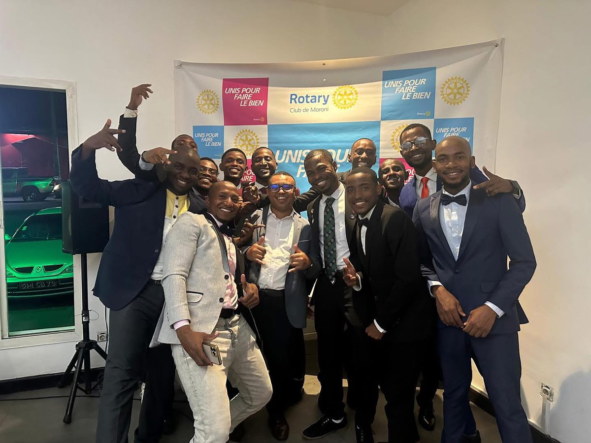 I officially handed over the presidency of the Rotaract Club of Moroni to Nilda during a beautiful and solemn ceremony. Grateful for a year of service, growth, and unforgettable memories. Wishing Nilda a term full of impact and inspiration. #Rotaract #unite4good #leadership