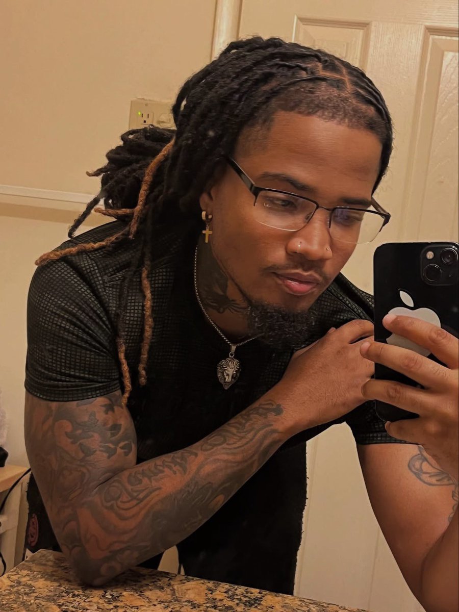 schneder10's tweet photo. My locs tho 🇭🇹❤️ https://t.co/z6aBDGtC9L