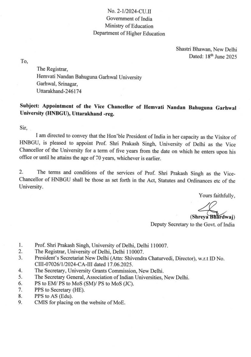 दिनकर सिंह “सूरज” (@dinkarsingh) on Twitter photo Congratulations to <a href="/spsinghdu/">Shriprakash Singh,VC,HNBGU</a> Professor Sri Prakash Singh, Director South Campus, University of Delhi as Vice Chancellor of Hemvati Nandan Bahuguna Garhwal University. Congratulations to <a href="/spsinghdu/">Shriprakash Singh,VC,HNBGU</a> Professor Sri Prakash Singh, Director South Campus, University of Delhi as Vice Chancellor of Hemvati Nandan Bahuguna Garhwal University.