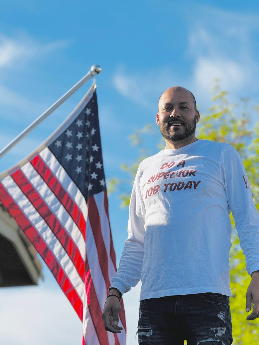 RCI team member Aron "Tiger" Sandoval likes working outdoors, his team and the open communication they enjoy. “Me gusta que puedo expresar me con libertad.” Aron’s favorite activity on the job? Working with machines. Gracias, Aron, por dar lo mejor de ti en el trabajo cada día.