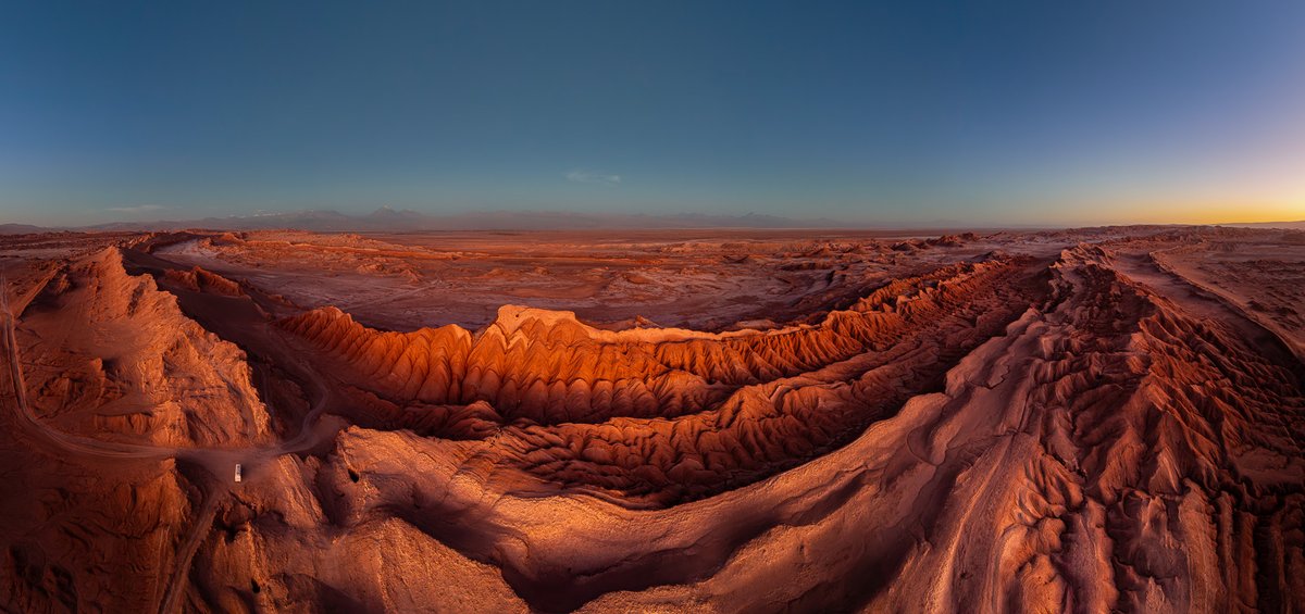 Atardecer en la Cordillera de la Sal, San Pedro de Atacama, Chile.