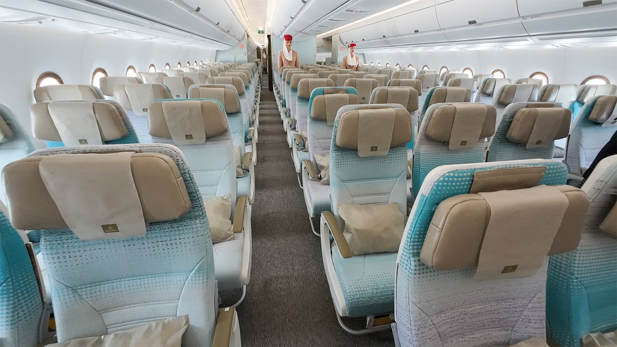 cliper31's tweet image. Emirates Airbus A350-900 cabin tour at Paris Airshow #Emirates @emirates #airbusa350 #ParisAirShow #avgeek