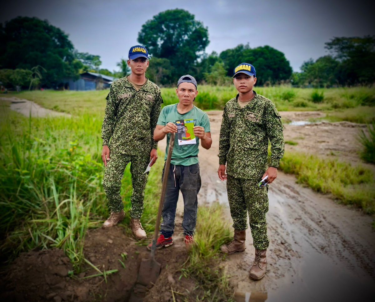 Fuerza Naval de la Orinoquía (@fno_armadacol) on Twitter photo 📢 En Arauca, Vichada, Casanare y Guainía, nuestras unidades fluviales de <a href="/ArmadaColombia/">Armada de Colombia</a> impulsan la reconciliación. A través de puestos de control, difundimos mensajes de desmovilización y prevención del reclutamiento forzado.
#ContundenciaOperacional 📢 En Arauca, Vichada, Casanare y Guainía, nuestras unidades fluviales de <a href="/ArmadaColombia/">Armada de Colombia</a> impulsan la reconciliación. A través de puestos de control, difundimos mensajes de desmovilización y prevención del reclutamiento forzado.
#ContundenciaOperacional
