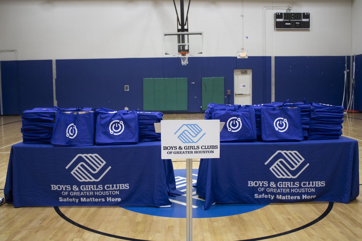 💻 Thanks to <a href="/ATT/">AT&T</a>,  Council Member Mario Castillo, and @Compudopt, youth at our Havard Club are receiving free laptops to help close the digital divide and fuel their future success! 🙌

#BGCGH #ATTImpact #Compudopt #GreatFuturesStartHere