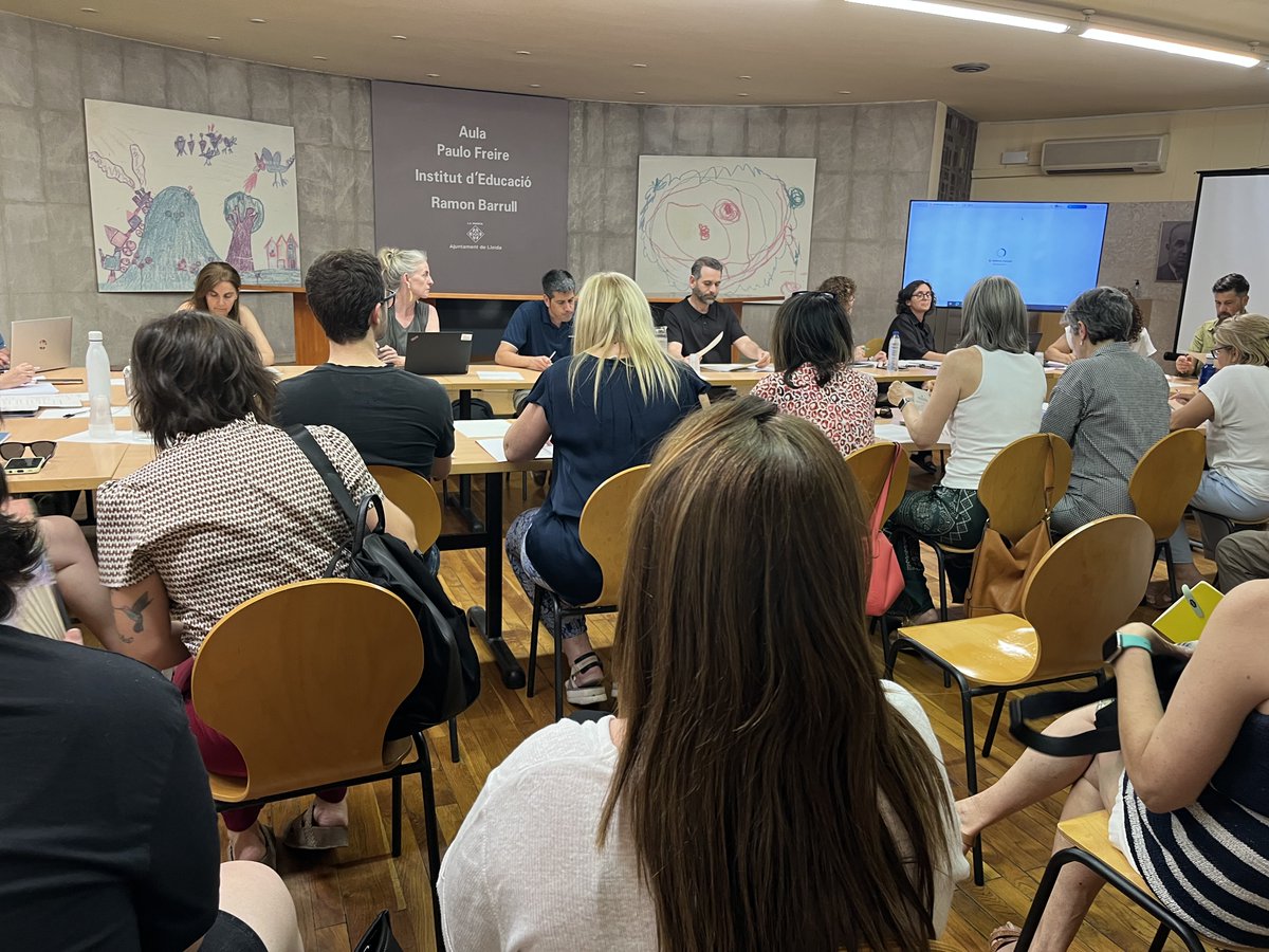 🔉El Consell Escolar Municipal s'ha celebrat aquesta tarda a la sala Paulo Freire de la Regidoria d'Educació de l'Ajuntament de Lleida
L'acte ha comptat amb l'assistència del regidor responsable d'Educació de la Paeria, <a href="/XaviBlanco5/">Xavi Blanco</a>
