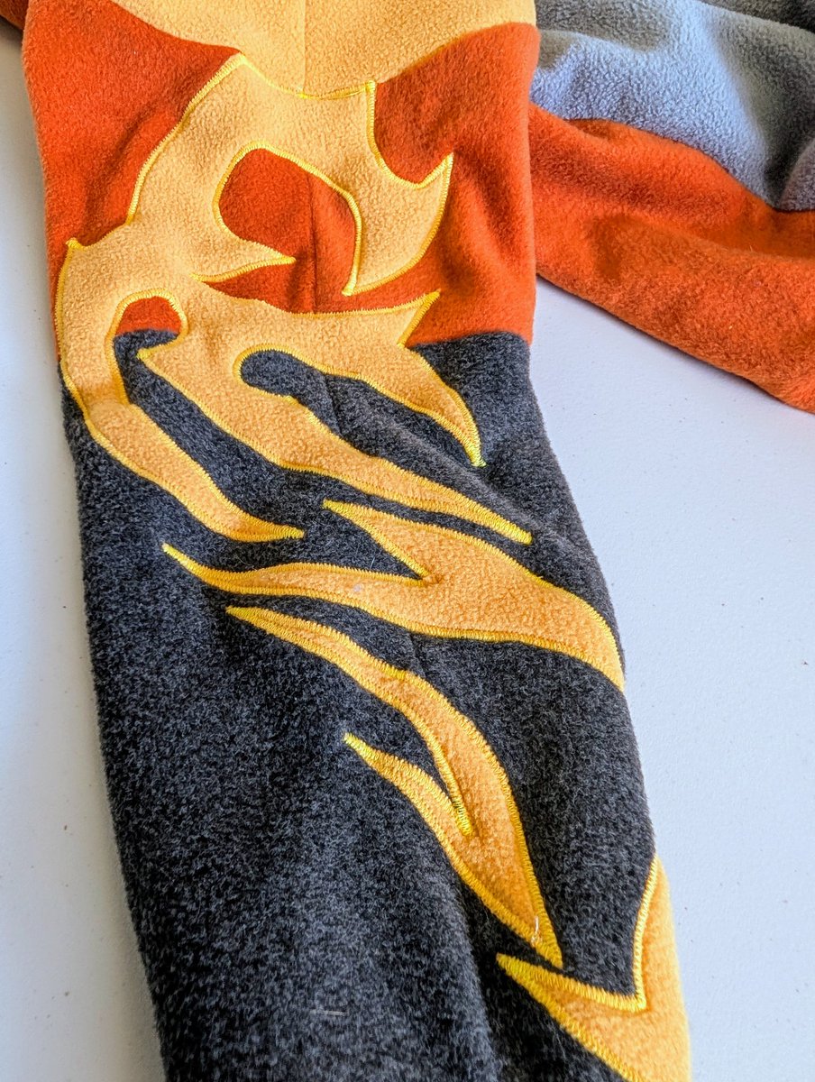 DizzignerClub's tweet image. Finished kigu for @ferricfox