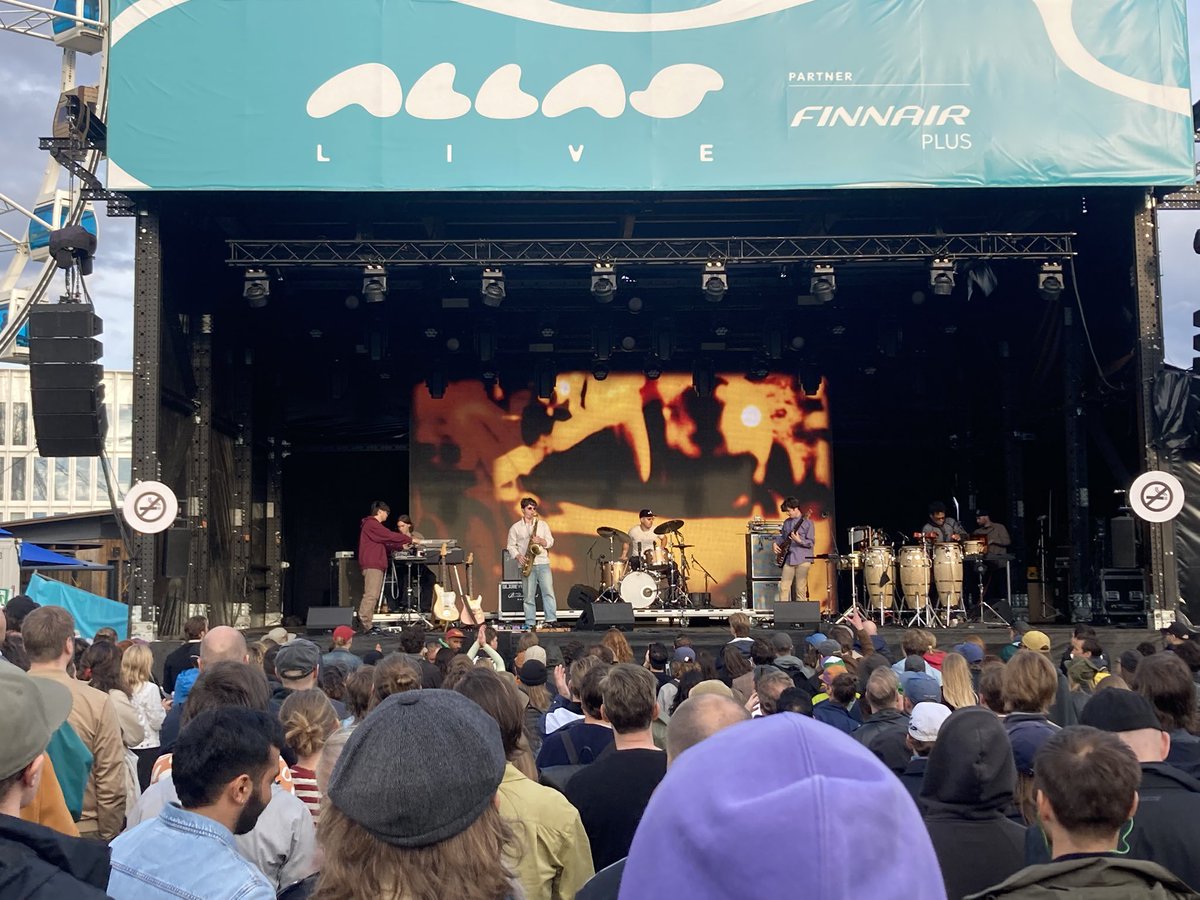 jvottonen's tweet image. Päivän musanautintona kanadalainen BadBadNotGood, joka veti vuonna 2017 yhden ko. Flow-vuoden parhaista keikoista, ja jonka paluuta oli hetki odoteltukin. Laadukasta instrumentaali-jazzia hiphop- ja psykedeliavaikuttein. Toimi!

#BadBadNotGood #AllasSeaPool #MusiikkiOnElämä