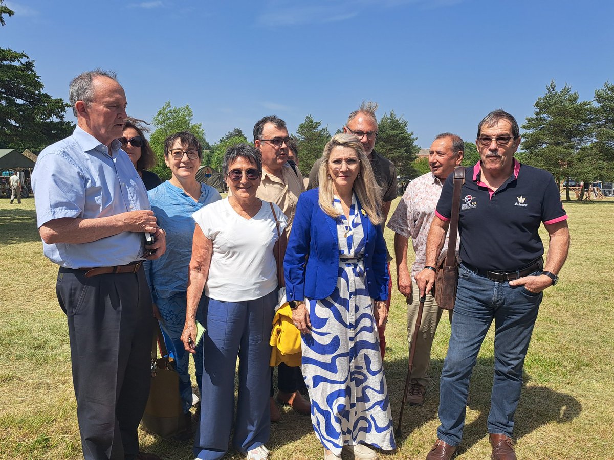 L’équipe dirigeante du Cercle Albert-Roche en visite à la 13ème DBLE (légion) en présence de <a href="/MIRALLESMP/">Patricia Miralles</a> Patricia Miralles, ministre déléguée auprès du ministre des Armées, chargée de la Mémoire et des Anciens combattants.
#légion #militaires #défense #armée