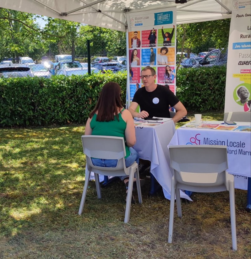 Notre Milo était présente auj à la JPO #Promotrans 
Avec stand présentation services animé par Damien. Et la venue de jeunes, curieux des métiers du #transport et de la #logistique. Ils ont découvert les formations, plateaux techniques et démos d'engins et testé des simulateurs