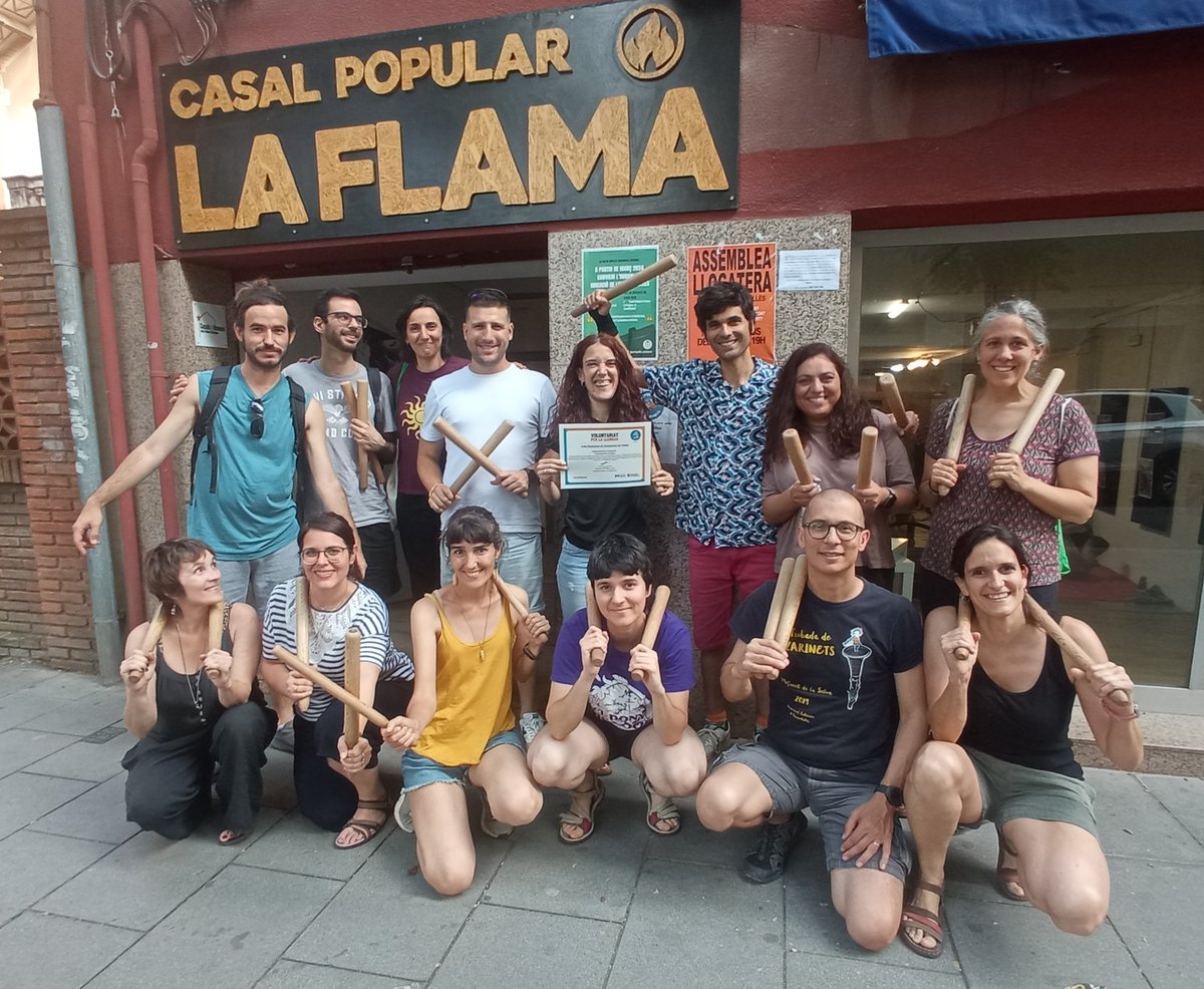 CNLVallèsOccidental3 (@cnlvo3) on Twitter photo La Colla Bastonera de #Cerdanyola ja és una entitat adherida al Voluntariat per la llengua i se suma a les més de 700 entitats de tot Catalunya que t’ofereixen espais i activitats per practicar el #català!
<a href="/LaFlamaCasal/">Casal Popular La Flama</a> <a href="/vxlcat/">Voluntariat per la llengua</a> La Colla Bastonera de #Cerdanyola ja és una entitat adherida al Voluntariat per la llengua i se suma a les més de 700 entitats de tot Catalunya que t’ofereixen espais i activitats per practicar el #català!
<a href="/LaFlamaCasal/">Casal Popular La Flama</a> <a href="/vxlcat/">Voluntariat per la llengua</a>