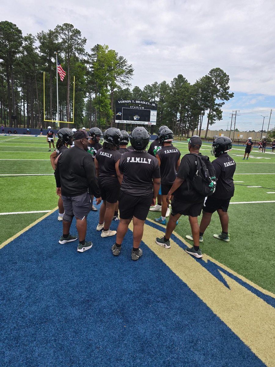 F. A. M.  I.  L.  Y.