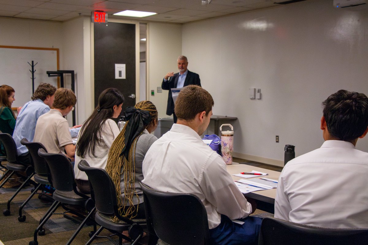 OhioTreasurer's tweet image. This summer, we’ve organized a series of “Lunch and Learn” events to help our interns gain a deeper understanding of the Treasurer’s Office and the roles of our various departments.