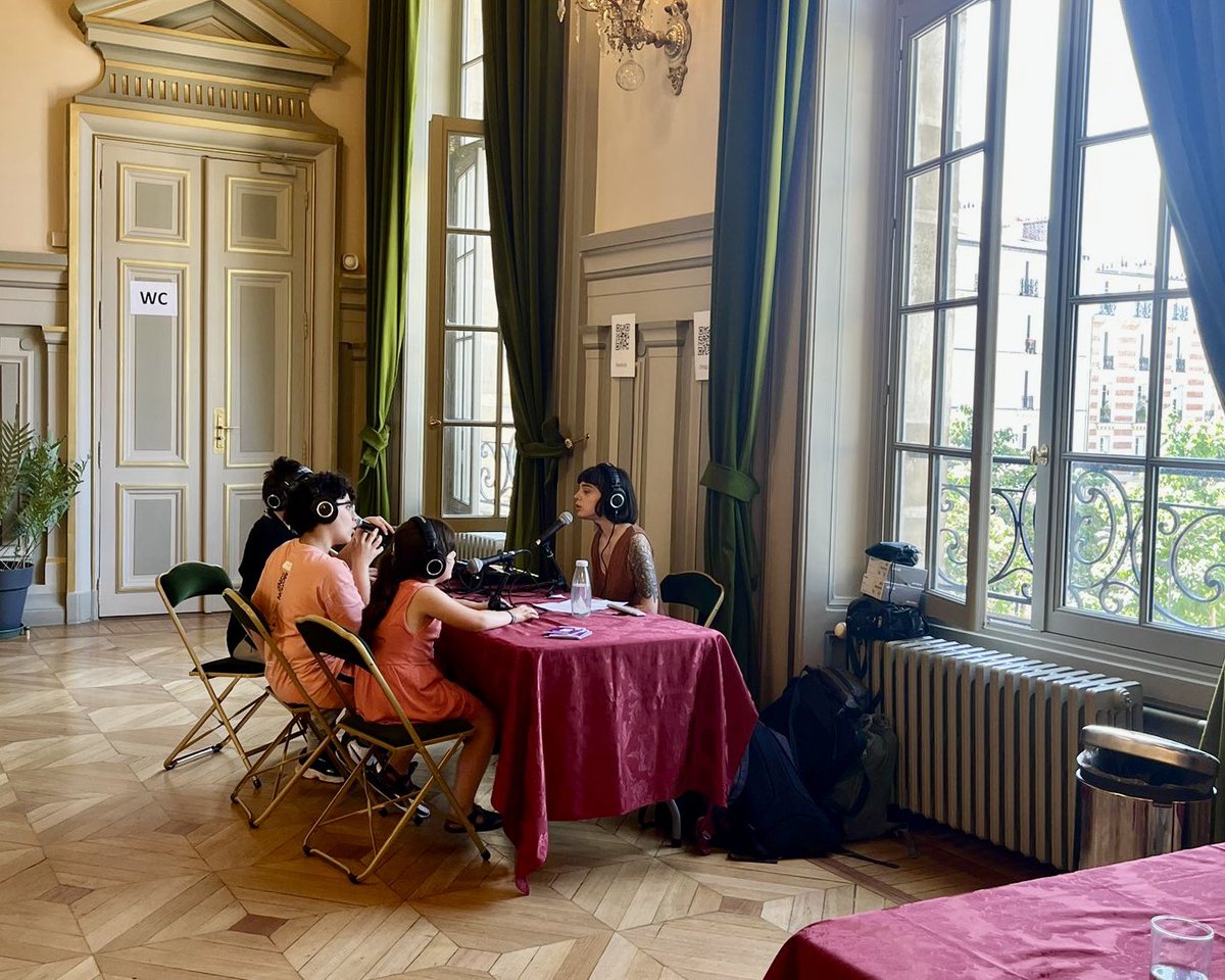 FrancoisDagnaud's tweet photo. La webradio « La 19e onde », née du Budget Participatif, donne la parole aux habitants et fait entendre leur voix. Des parcours de vie et des témoignages, toutes ces expressions parlent de l’attachement des habitants à leur quartier. Ces voix portent haut et loin. Écoutons les ! https://t.co/NKlfZXaco5