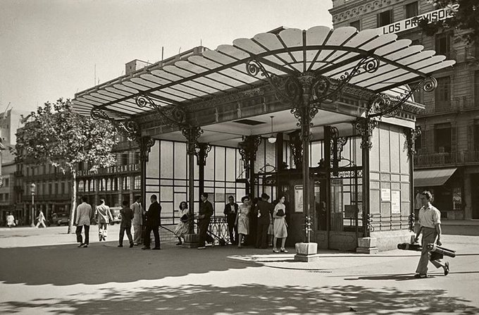 Us agradaria que es recuperi l'edicle amb marquesina del metro d'Urquinaona, com farà FCG a Sant Gervasi?