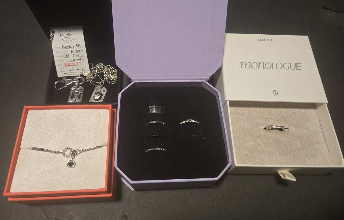 user061892514's tweet image. At this rate, I&apos;m going to have enough @OfficialMONSTAX  jewelry to open up a store. 

#MONSTA_X 
#MONSTAX_MONOLOGUE 
#SHOWNU